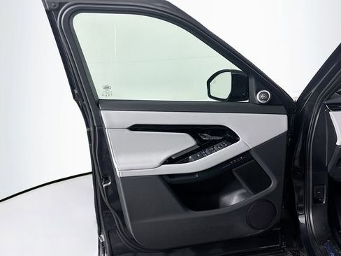 Used 2026 Land Rover Range Rover Evoque Dynamic SE image 11