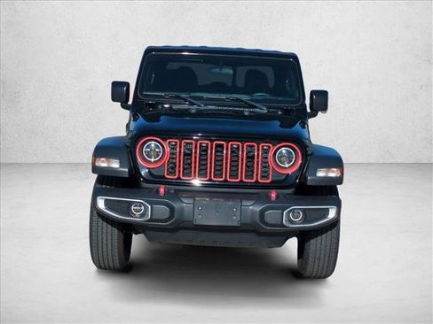 Used 2024 Jeep Gladiator Sport image 2
