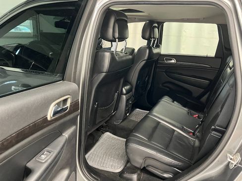 Used 2012 Jeep Grand Cherokee Laredo AWD/4WD image 9