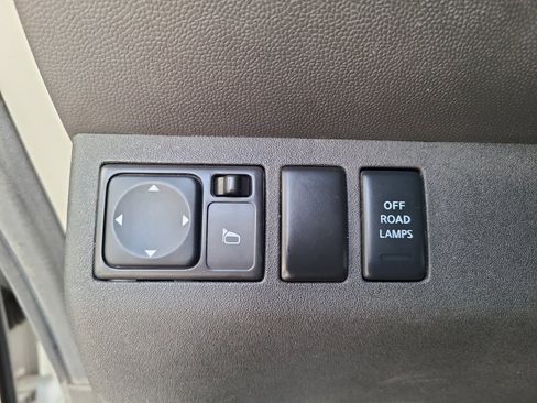 Used 2011 Nissan Xterra PRO-4X w/ Pro-4x Leather Pkg image 21