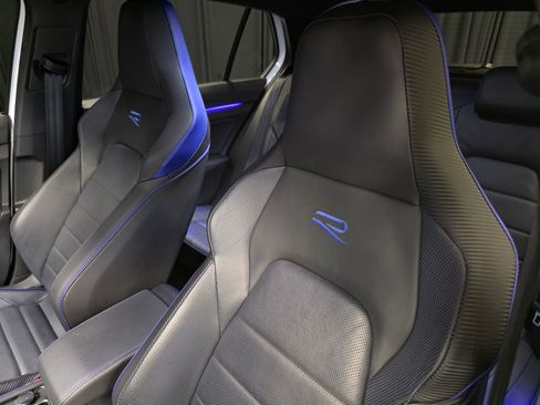 Used 2023 Volkswagen Golf 20th Anniversary Edition image 17