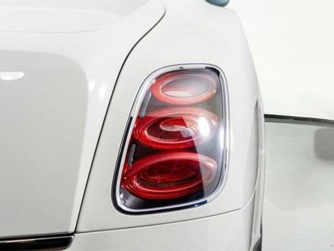 Used 2016 Bentley Mulsanne Speed image 13