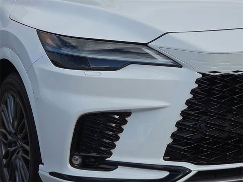 Used 2023 Lexus RX 500h F Sport image 10