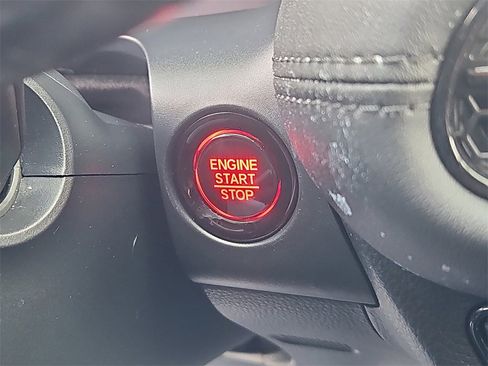 Certified 2024 Honda HR-V LX image 18