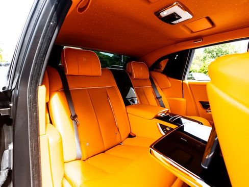 Used 2024 Rolls-Royce Phantom Sedan RWD image 82