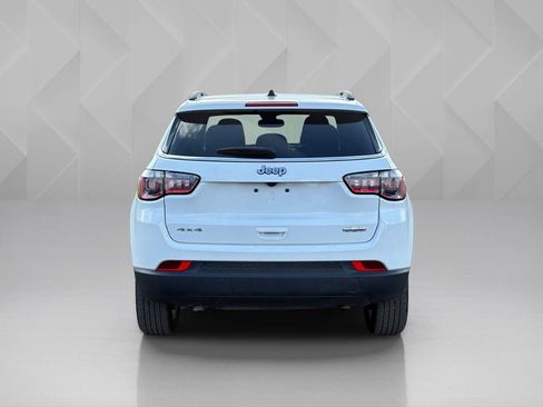 Used 2025 Jeep Compass Latitude AWD/4WD image 6