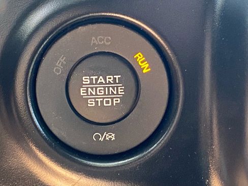 Used 2021 Jeep Wrangler Willys image 17