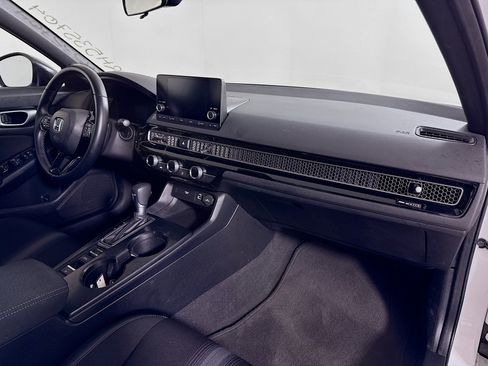 Used 2024 Honda Civic Sport image 25