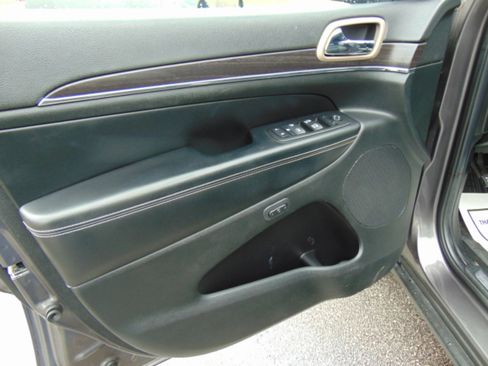 Used 2014 Jeep Grand Cherokee Limited image 42