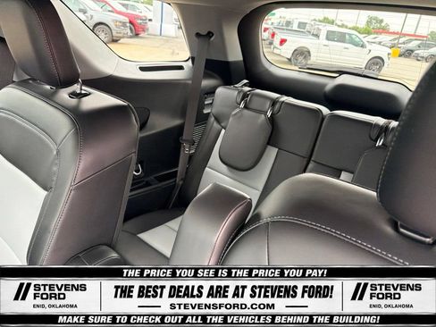 Used 2023 Ford Explorer XLT w/ Equipment Group 202A AWD/4WD image 35