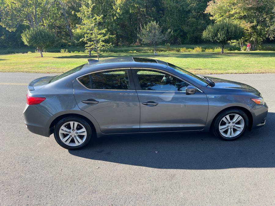 Used 2013 Acura ILX w/ Technology Package FWD image 25