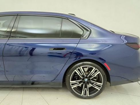 Used 2023 BMW 760i xDrive AWD/4WD image 10