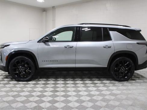Used 2025 Chevrolet Traverse RS AWD/4WD image 9