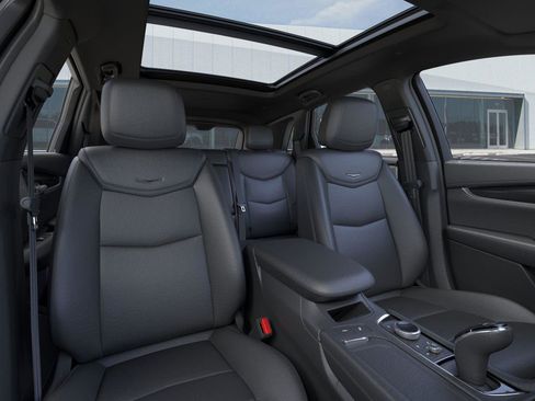New 2025 Cadillac XT5 Sportv w/ LPO, Floor Liner Package AWD/4WD image 17