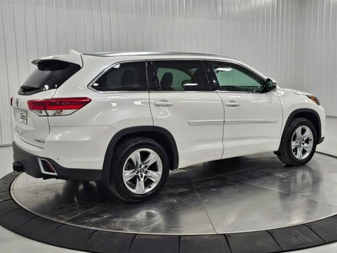 Used 2017 Toyota Highlander Limited AWD/4WD image 5