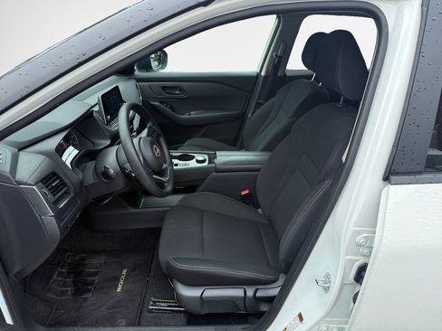 Used 2024 Nissan Rogue S AWD/4WD image 12
