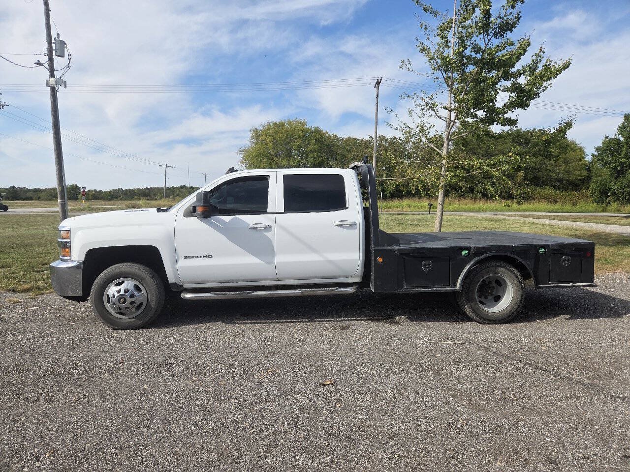 Used 2016 Chevrolet Silverado 3500 LT w/ Snow Plow Prep Package AWD/4WD image 4