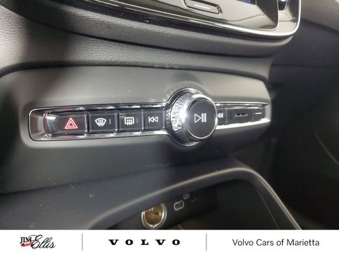 Used 2026 Volvo XC40 B5 Core w/ Climate Package image 31