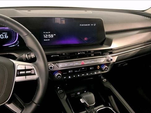 Certified 2025 Kia Telluride S FWD image 6