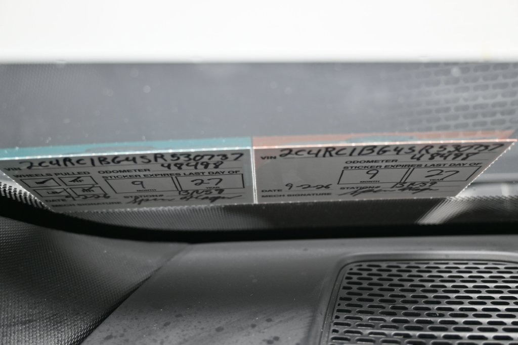 Used 2025 Chrysler Pacifica Select FWD image 8