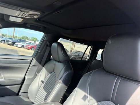 Used 2024 Toyota Highlander XSE FWD image 2