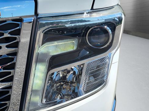 Used 2018 Nissan Titan SL w/ Chrome Package RWD image 35