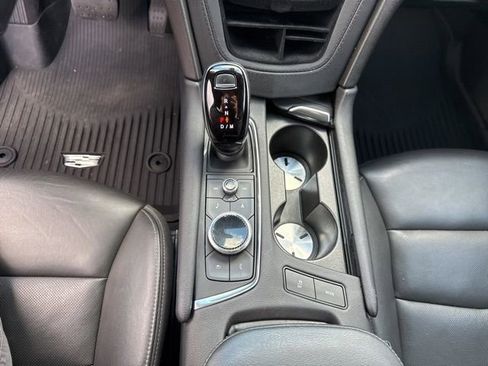 Used 2023 Cadillac XT6 Premium Luxury image 34