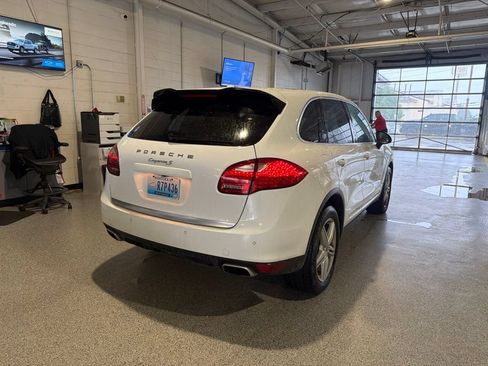 Used 2013 Porsche Cayenne S AWD/4WD image 3
