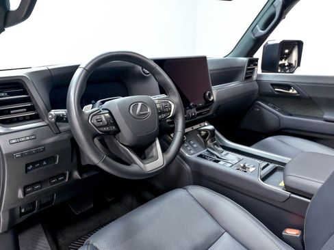Used 2025 Lexus GX 550 AWD/4WD image 9