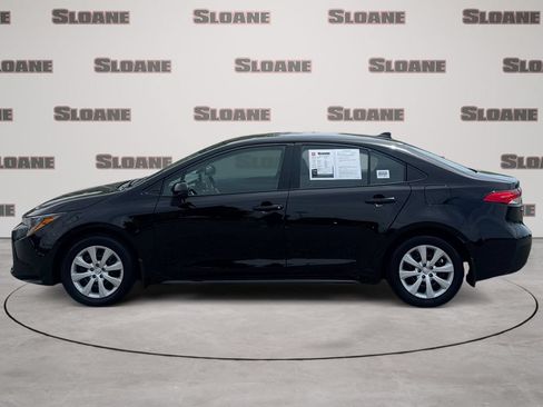 Used 2024 Toyota Corolla LE FWD image 2