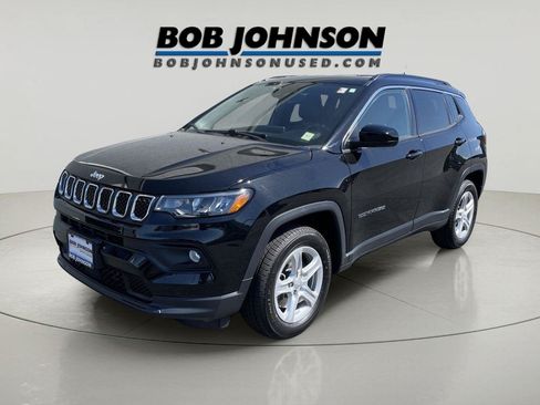 Used 2023 Jeep Compass Latitude w/ Convenience Group AWD/4WD image 7