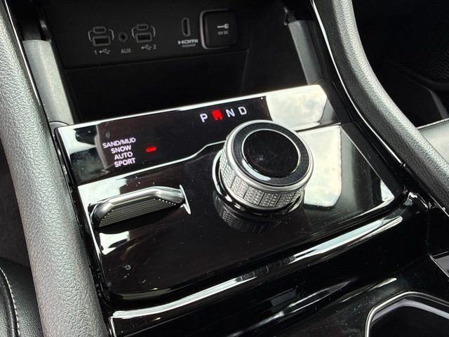 Used 2023 Jeep Grand Cherokee Limited w/ Black Appearance Package AWD/4WD image 13