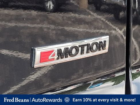 Certified 2022 Volkswagen Atlas Cross Sport SEL AWD/4WD image 38