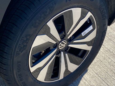 New 2026 Volkswagen Atlas SE image 12