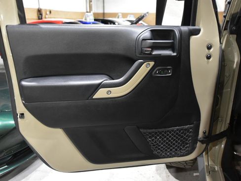 Used 2018 Jeep Wrangler Unlimited Sport S image 25