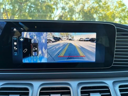 Used 2025 Mercedes-Benz GLS 450 4MATIC image 26