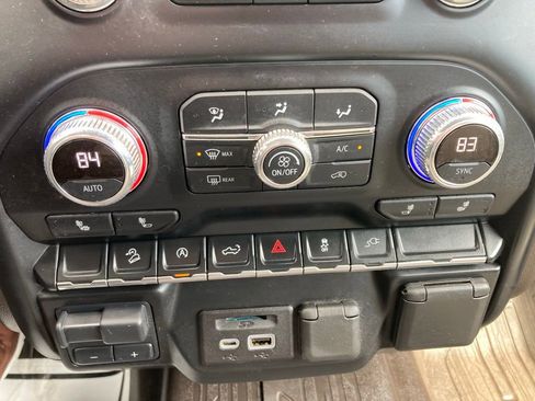 Used 2021 GMC Sierra 1500 SLE image 27