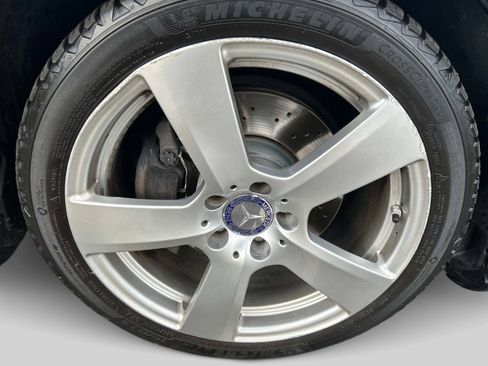 Used 2010 Mercedes-Benz E 350 4MATIC Sedan image 18