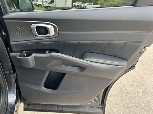 Used 2023 Kia Sorento SX image 39