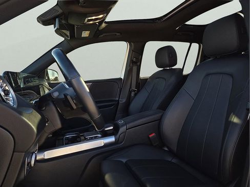 Used 2023 Mercedes-Benz GLB 250 4MATIC image 13