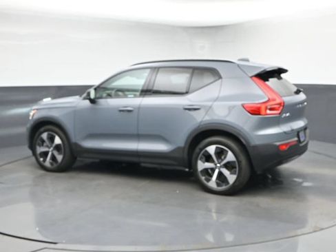 Used 2023 Volvo XC40 B5 Plus w/ Protection Package Premier AWD/4WD image 6
