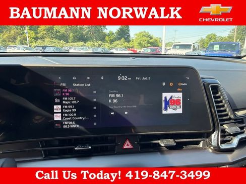 Used 2025 Kia Sportage EX FWD image 31