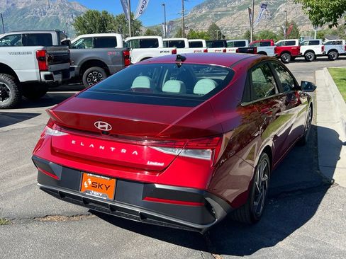 Used 2025 Hyundai Elantra Limited FWD image 9