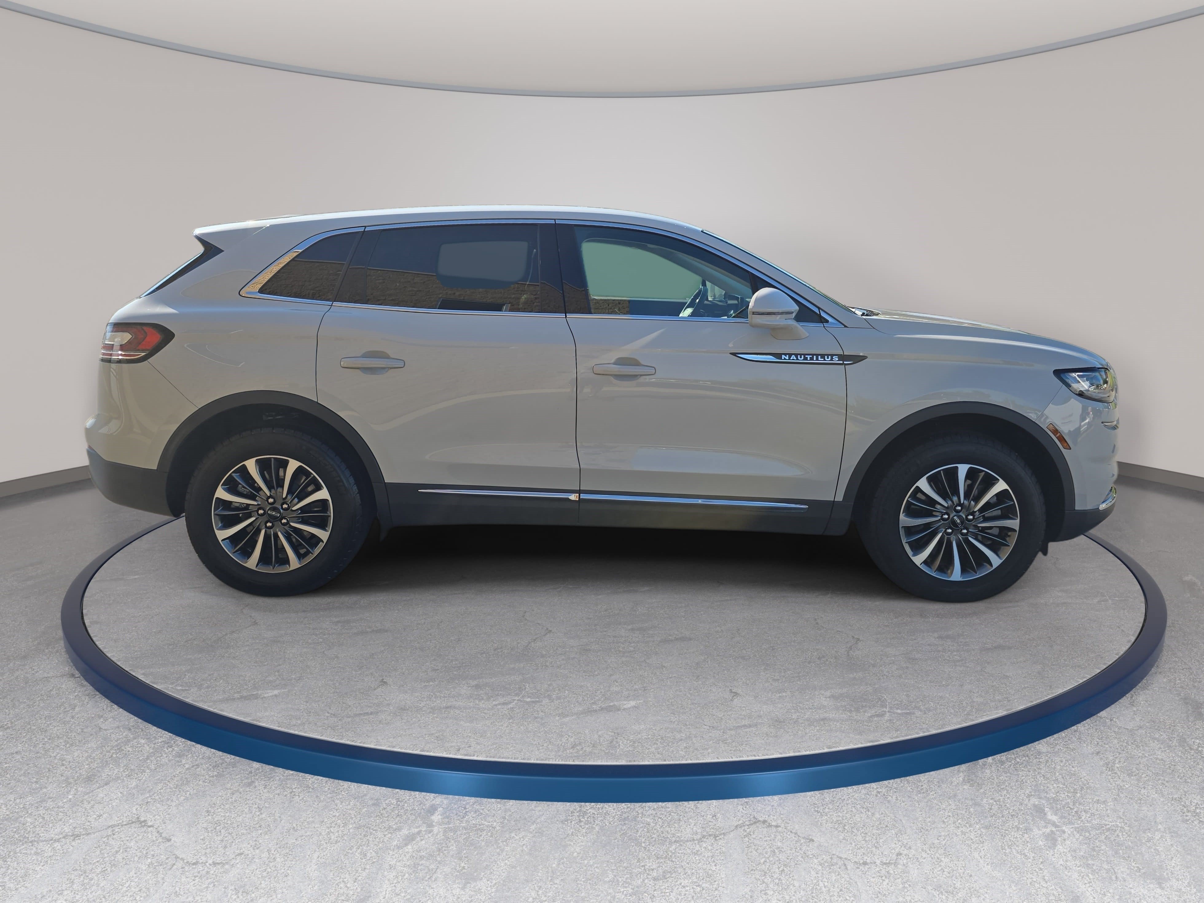 Certified 2023 Lincoln Nautilus Reserve AWD/4WD image 4