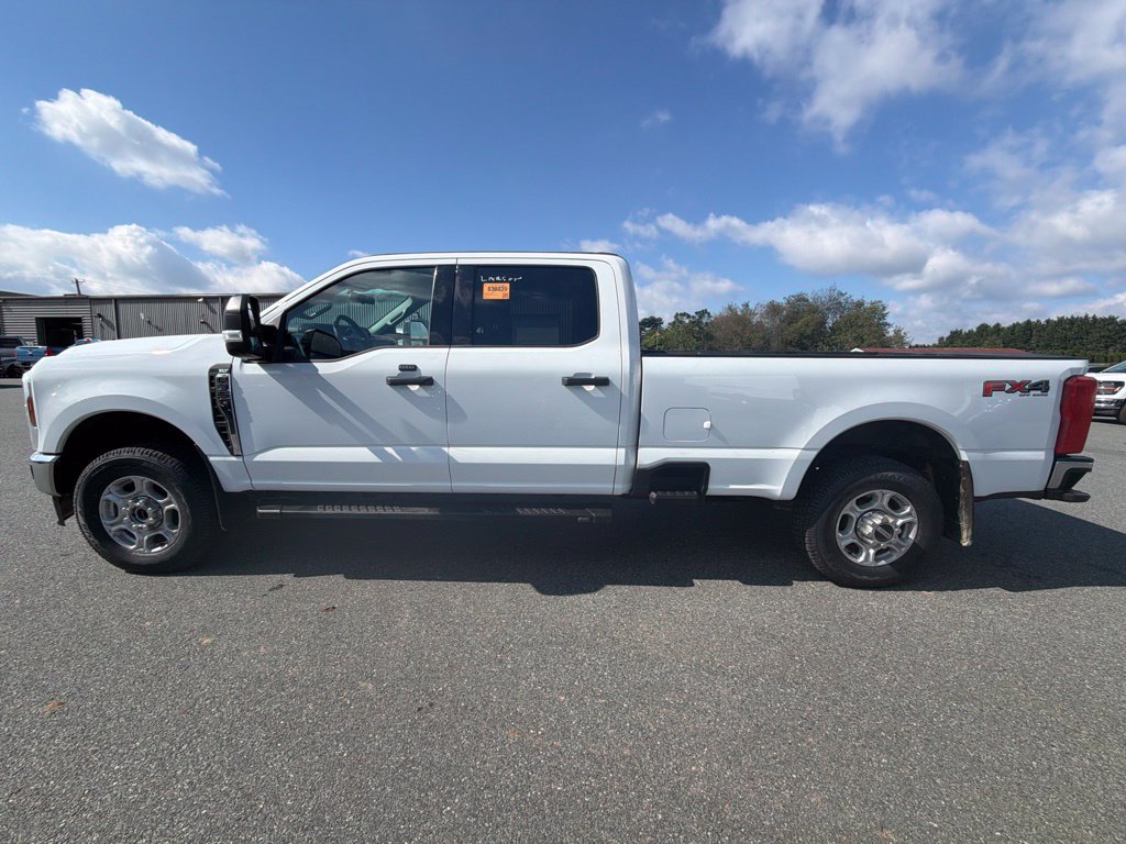 Used 2025 Ford F350 XLT w/ FX4 Off-Road Package AWD/4WD image 7