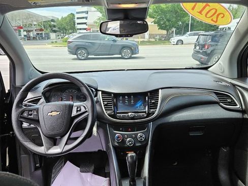 Used 2017 Chevrolet Trax LS w/ Fleet Convenience Package FWD image 17
