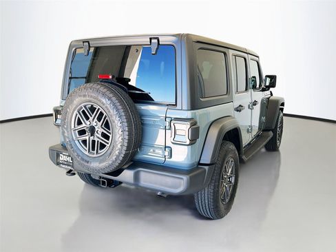 Used 2024 Jeep Wrangler Unlimited Sport AWD/4WD image 13