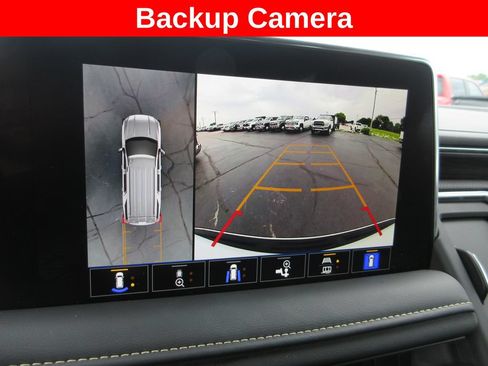 Used 2024 GMC Yukon SLT w/ SLT Luxury Package AWD/4WD image 17