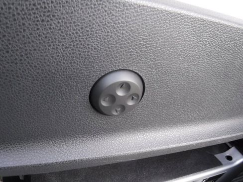 Used 2023 Mercedes-Benz Sprinter 3500 w/ Parking Package image 33