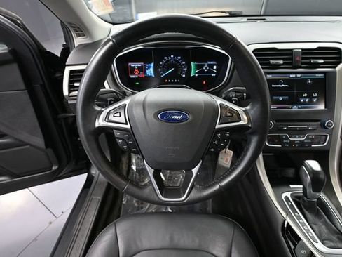 Used 2016 Ford Fusion SE w/ Equipment Group 202A FWD image 30